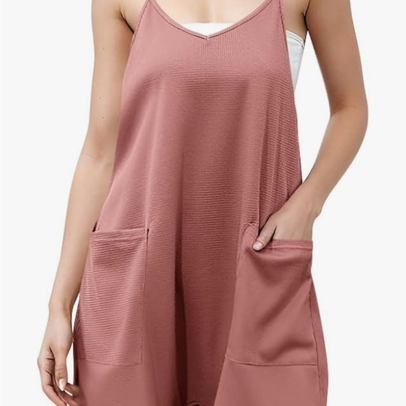 Pink Romper with adjustable Spaghetti Straps and V-Neckline - Picture 4 of 7